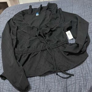 NWT Old Navy Ruffle Blouse. Black Jack dotted print. Brand new sz M. Nice style